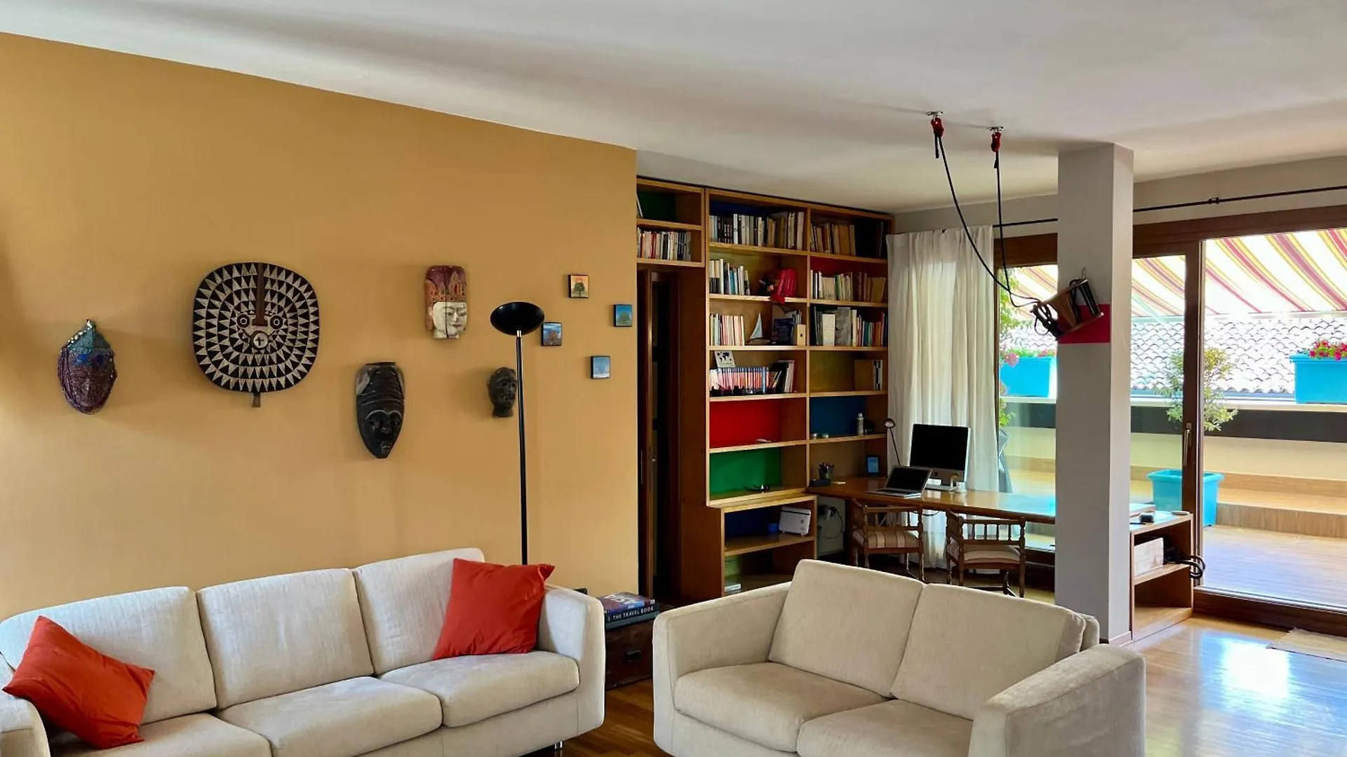 Homestay Filarmonico - Terrace Near Arena Verona 0*,  Italy