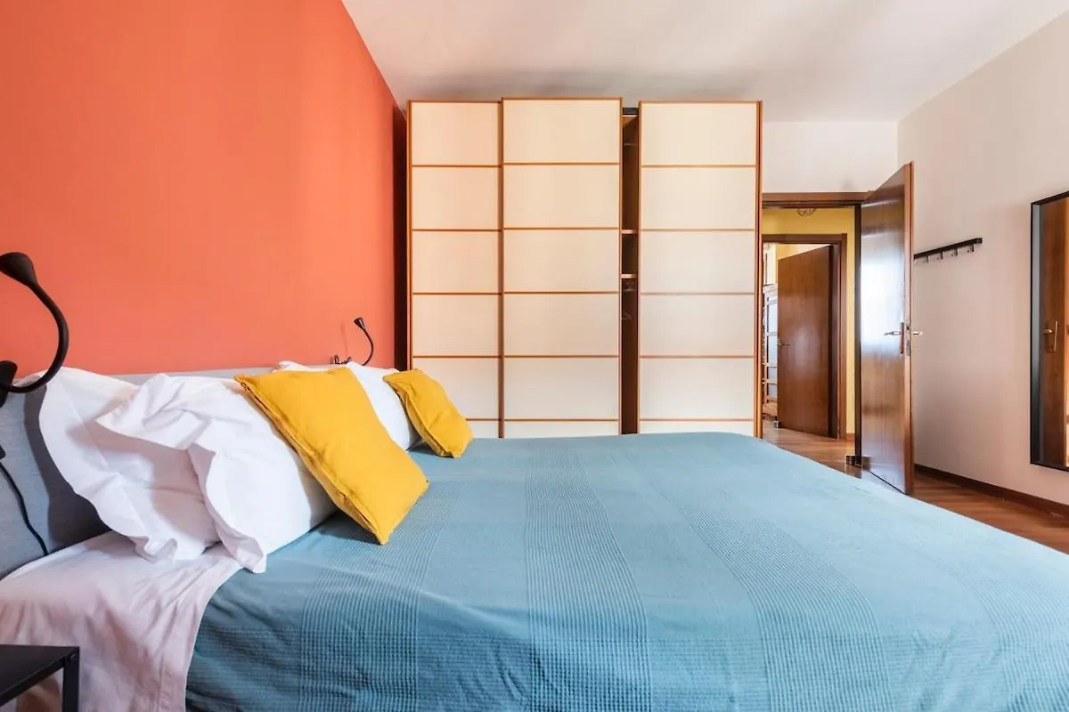 Homestay Filarmonico - Terrace Near Arena Verona 0*,  Italy